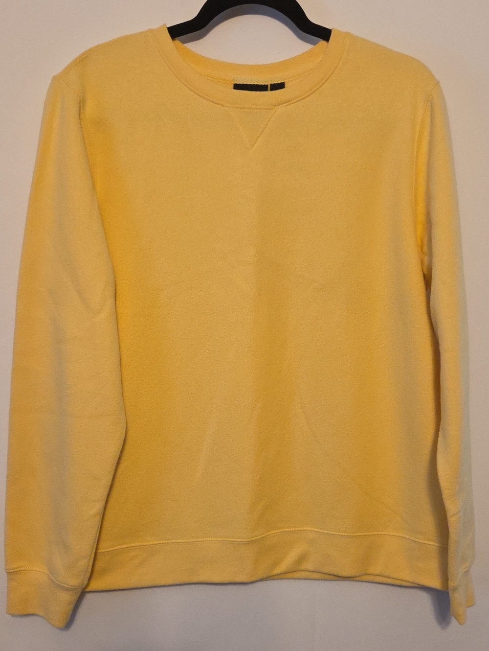 Tek Gear Crewneck Sweatshirt  New With Tag- Pale Yellow